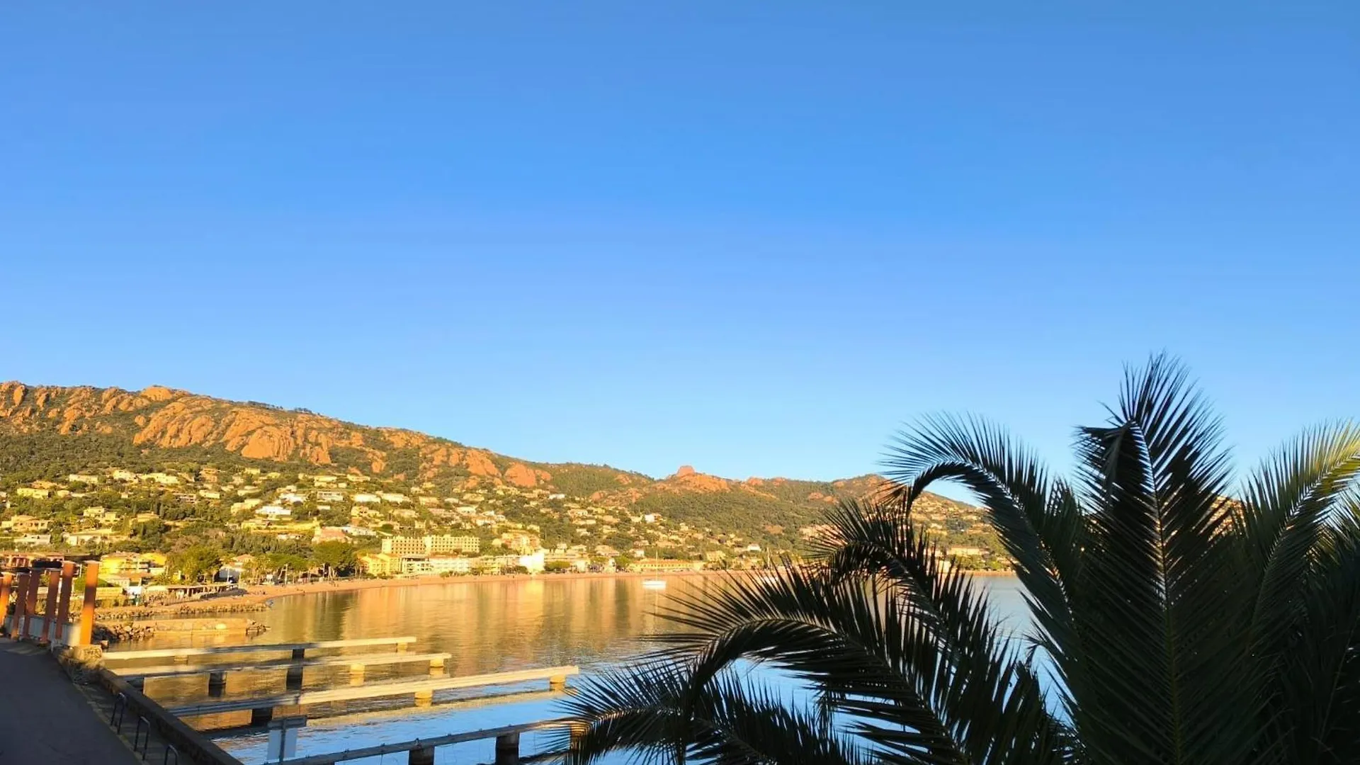 La Perle Blanche Apartment Saint-Raphael